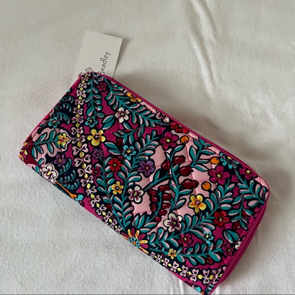 NWT Vera Bradley Pink Printed Large Wallet - Picture 3 of 4